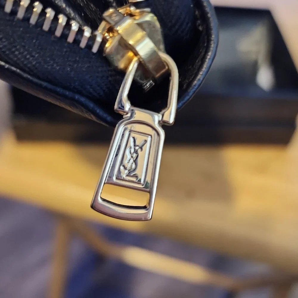 Yves Saint Laurent Black Wallet - Picture 3 of 11